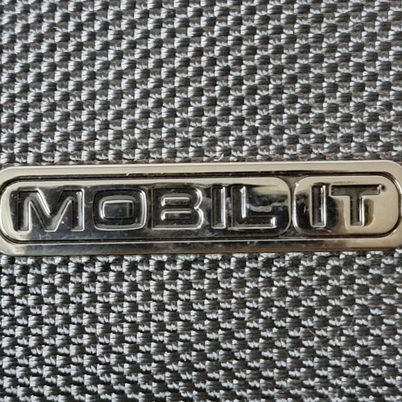 Ativa Mobil IT Ultimate Travel Essential Netbook Caddy - Like New - Picture 4 of 16